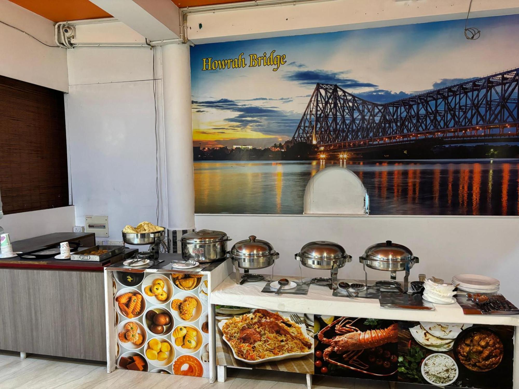 The Tamarind Tree Hotel & Restaurant Shadipur Екстериор снимка