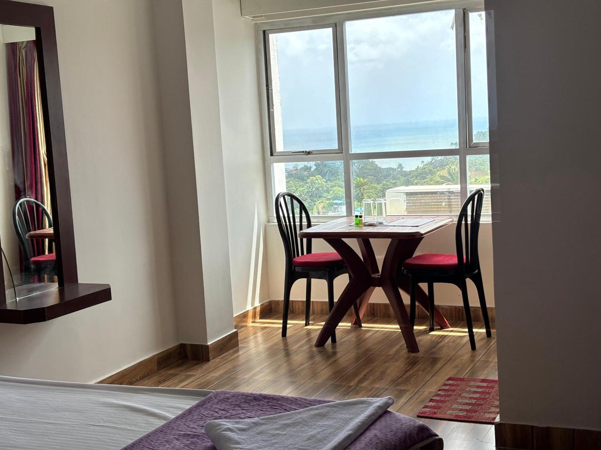 The Tamarind Tree Hotel & Restaurant Shadipur Екстериор снимка