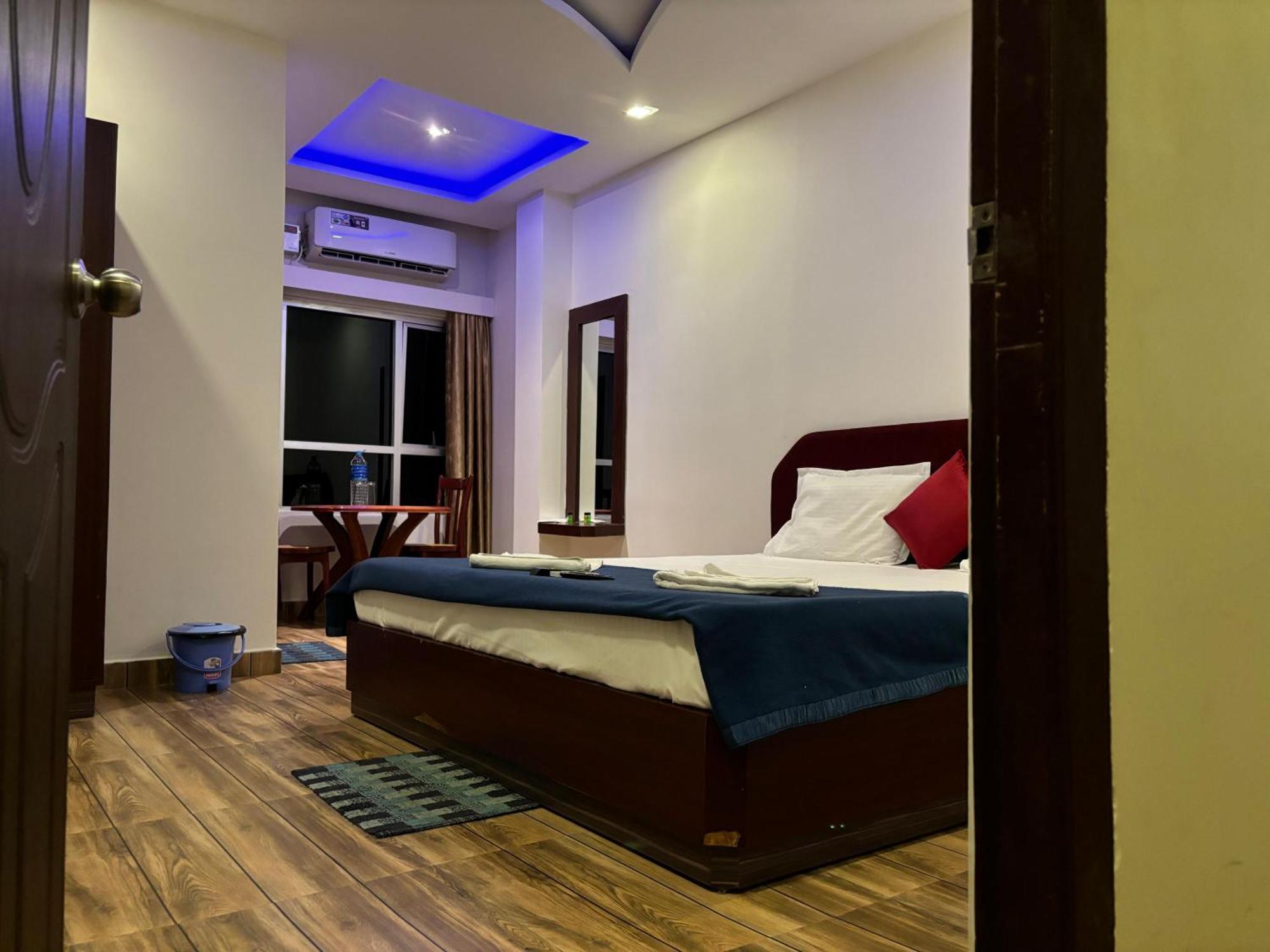 The Tamarind Tree Hotel & Restaurant Shadipur Екстериор снимка