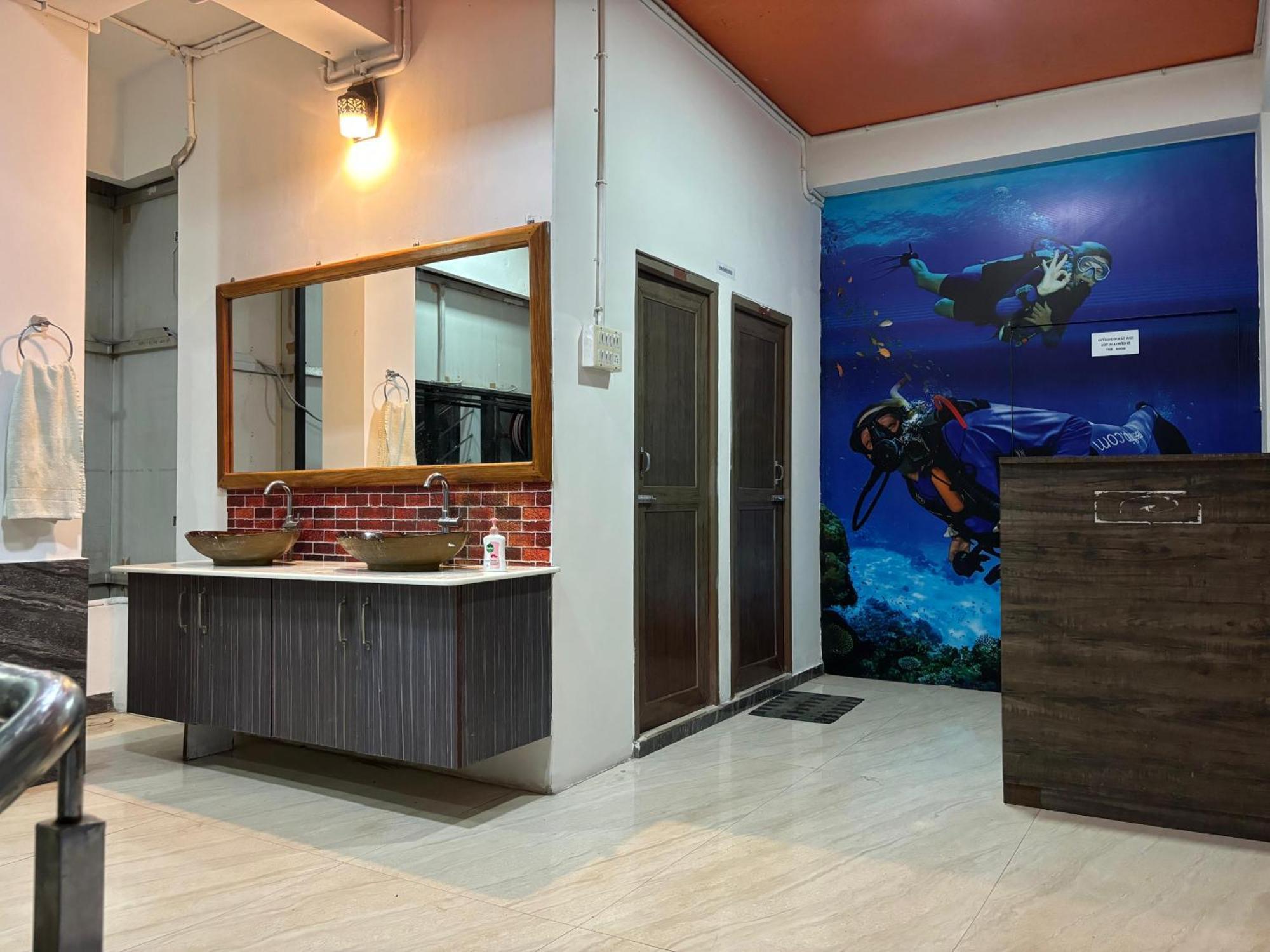The Tamarind Tree Hotel & Restaurant Shadipur Екстериор снимка